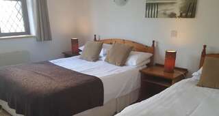 Отели типа «постель и завтрак» Ely House B&B Shannonbridge Семейный номер Делюкс-11